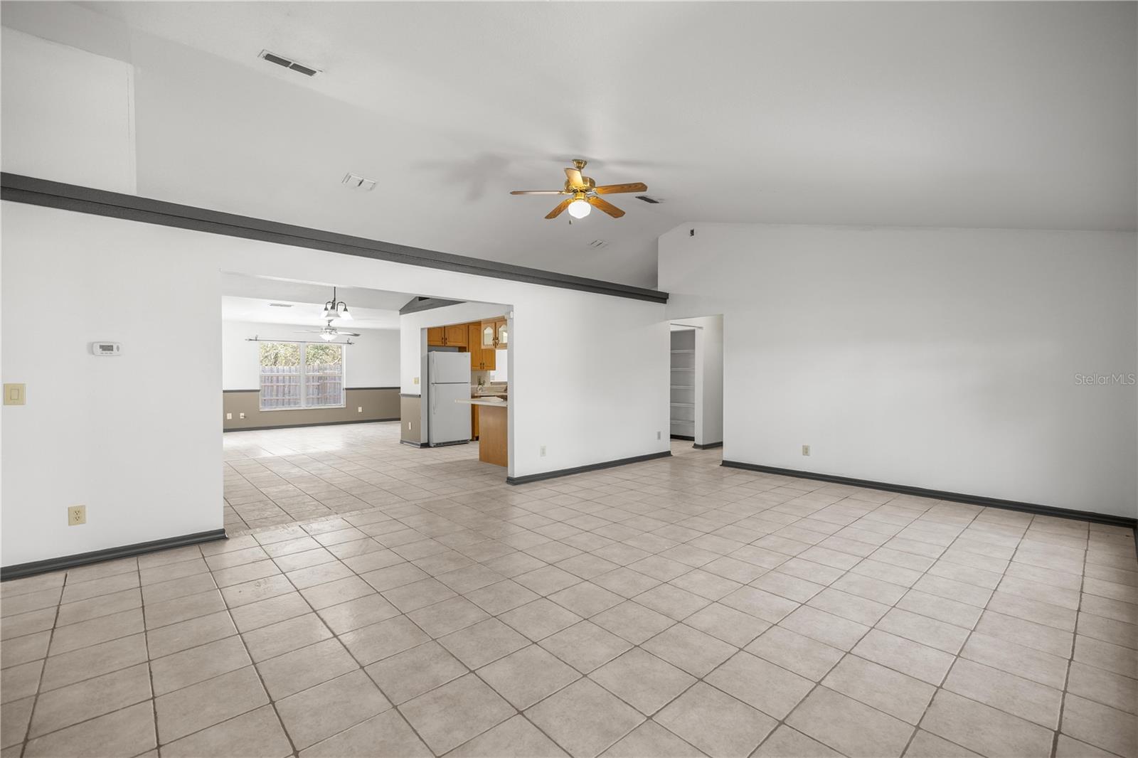 Image 7 of 39 For 15998 27th Avenue Road