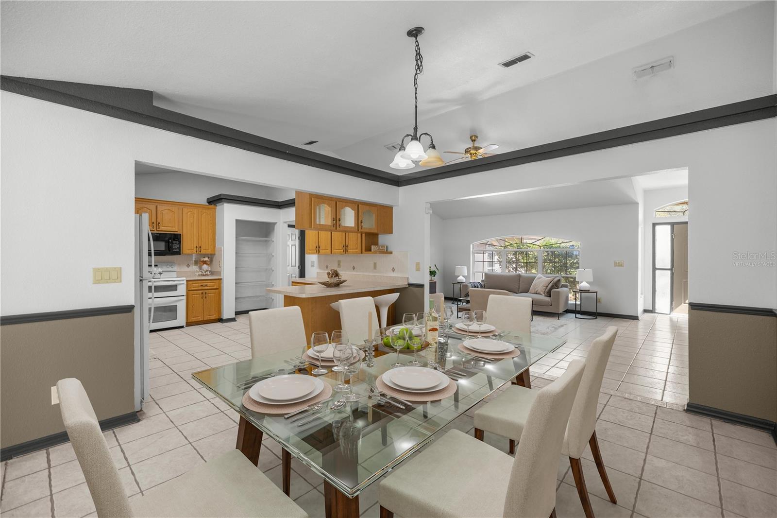 Image 9 of 39 For 15998 27th Avenue Road