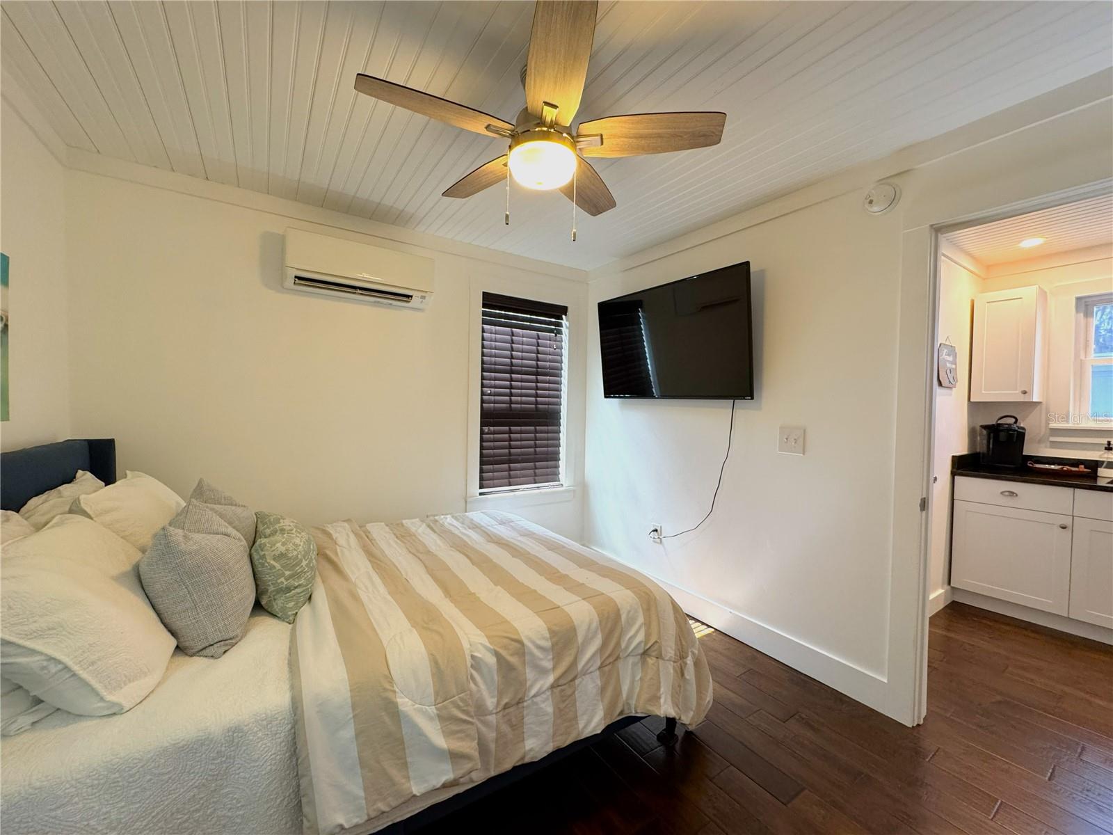 Image 15 of 51 For 222 1st Avenue