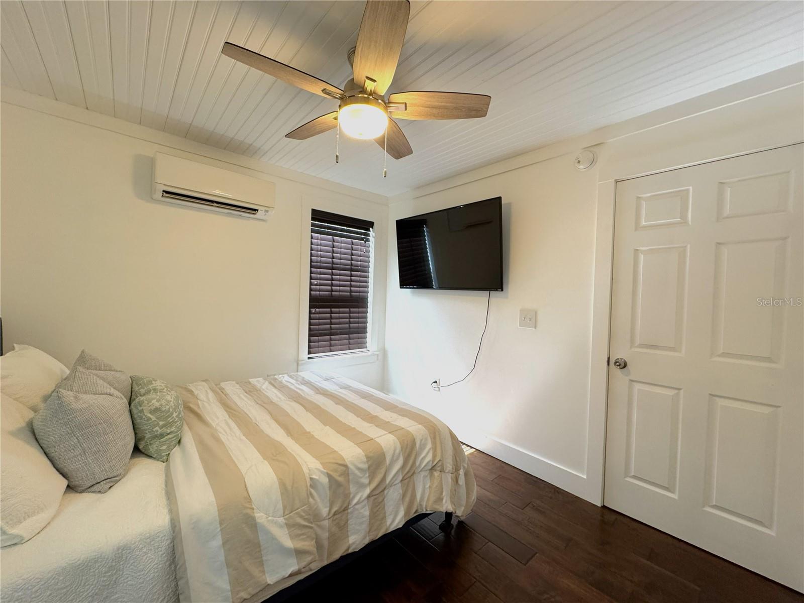 Image 16 of 51 For 222 1st Avenue