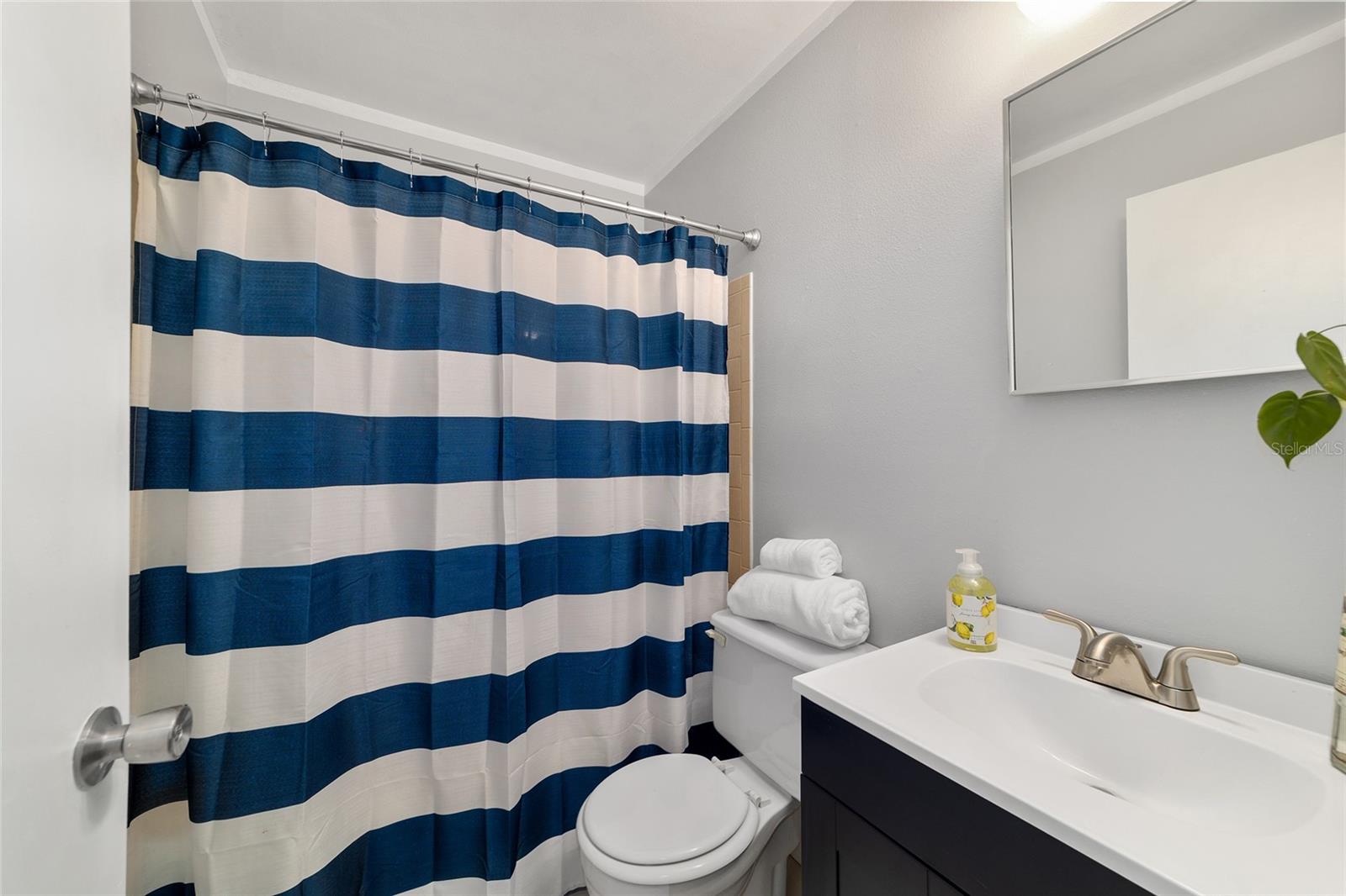 Image 14 of 20 For 9488 Sandree Drive