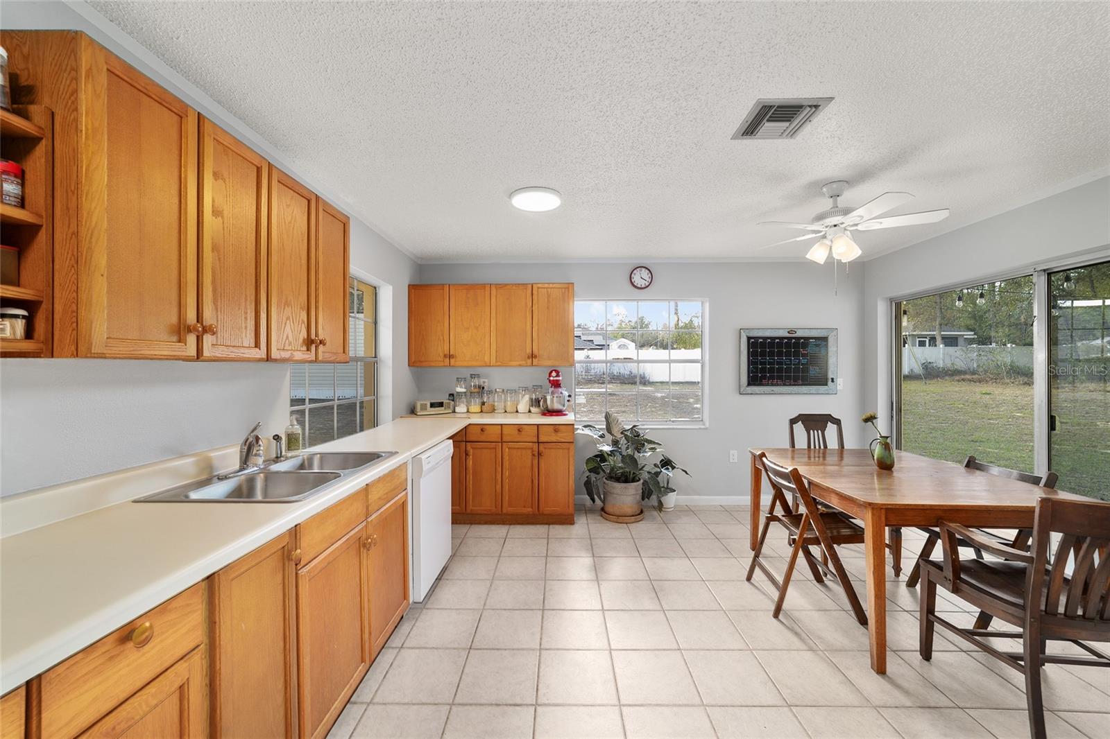 Image 5 of 20 For 9488 Sandree Drive