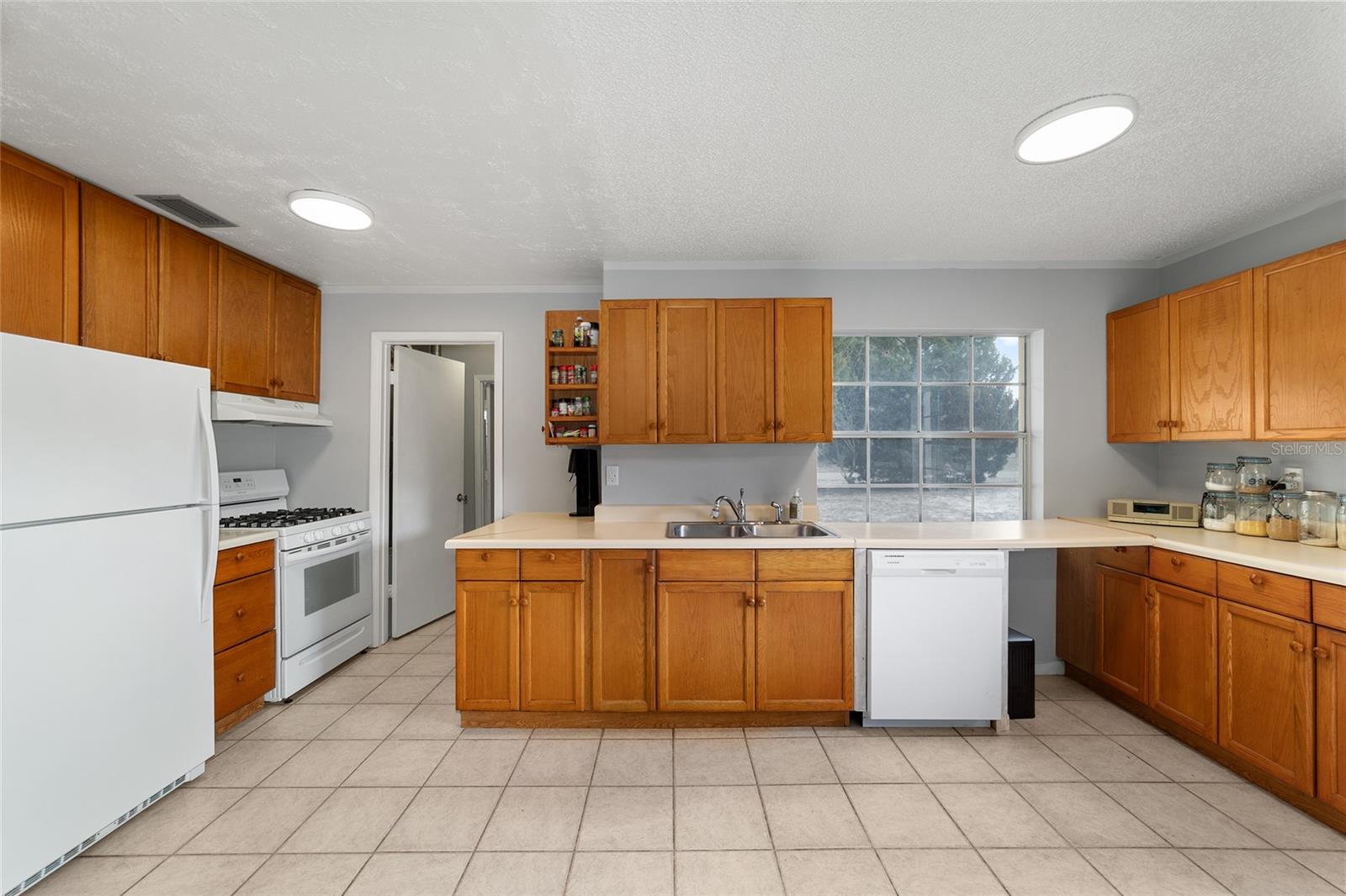 Image 6 of 20 For 9488 Sandree Drive