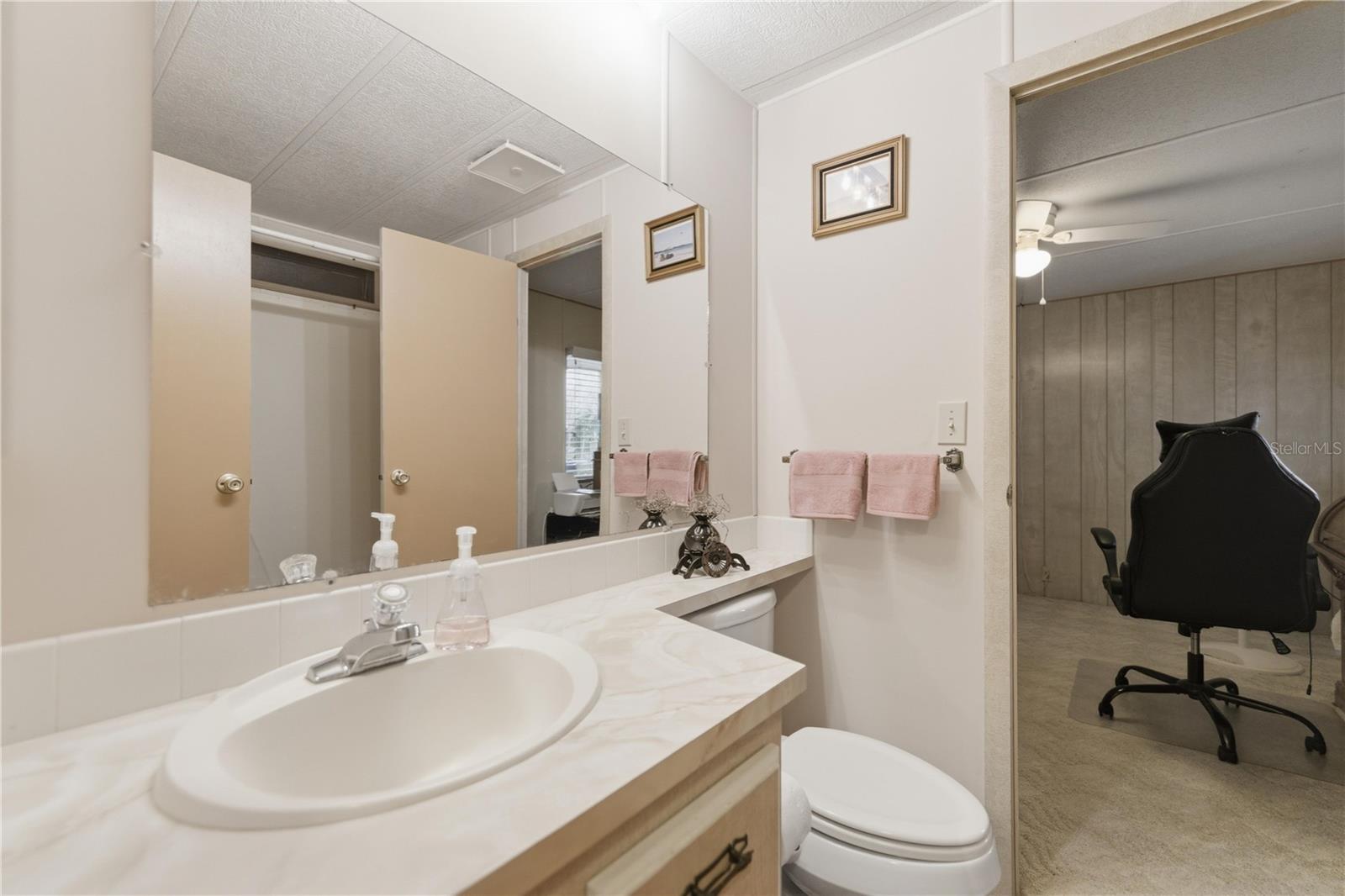 Image 19 of 30 For 6450 1st Lane