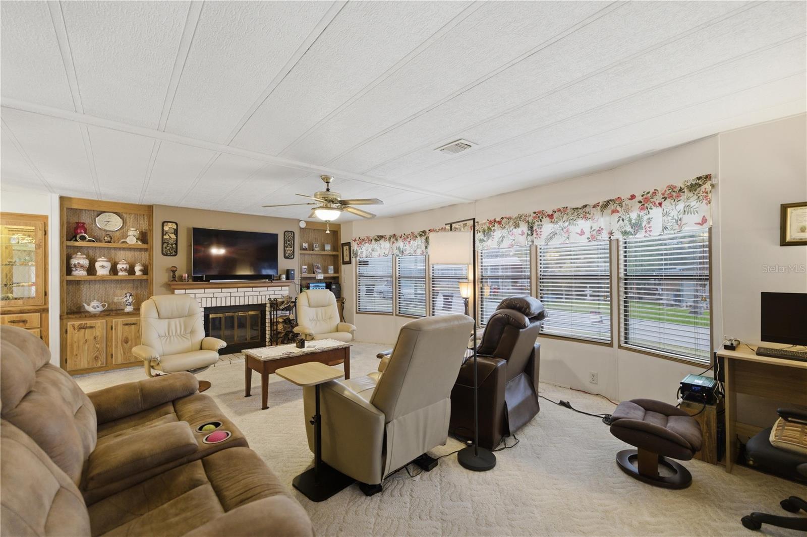 Image 5 of 30 For 6450 1st Lane