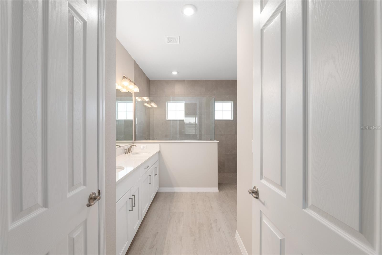 Image 35 of 67 For 10049 107th Terrace