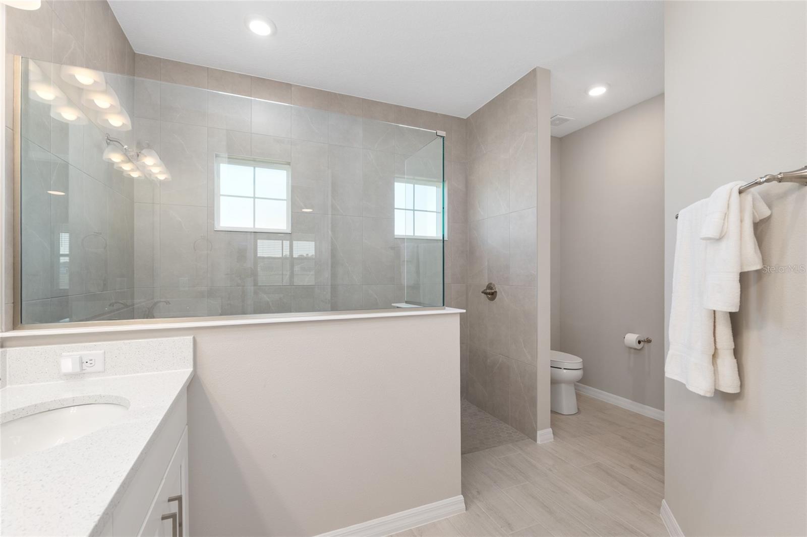 Image 38 of 67 For 10049 107th Terrace