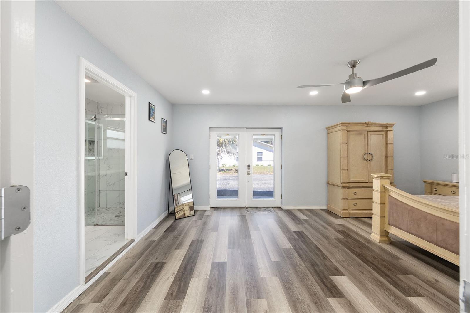 Image 12 of 35 For 10350 43rd Court