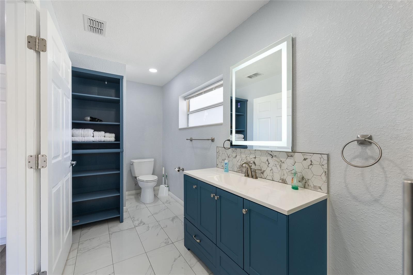 Image 18 of 35 For 10350 43rd Court