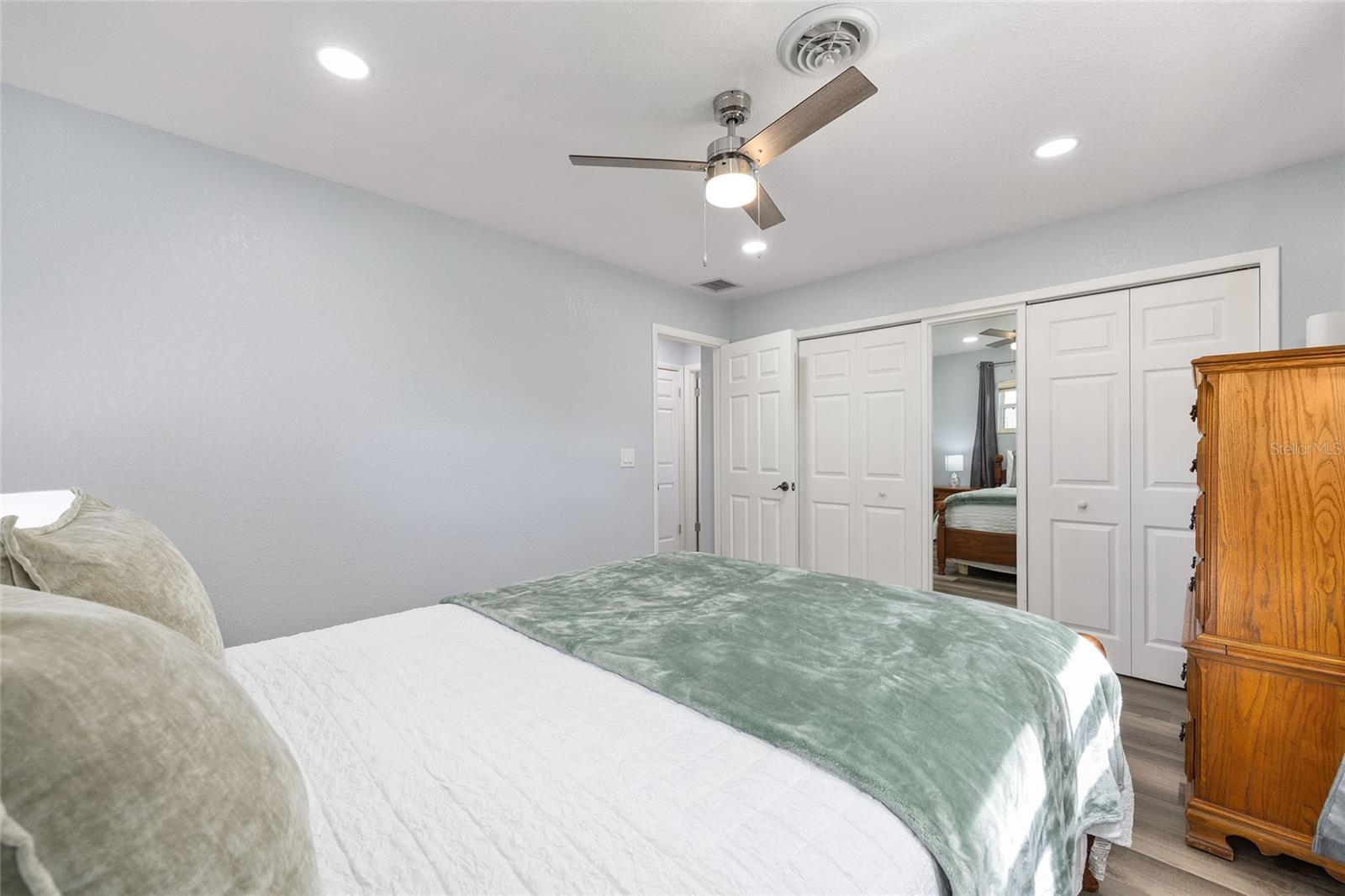 Image 20 of 35 For 10350 43rd Court