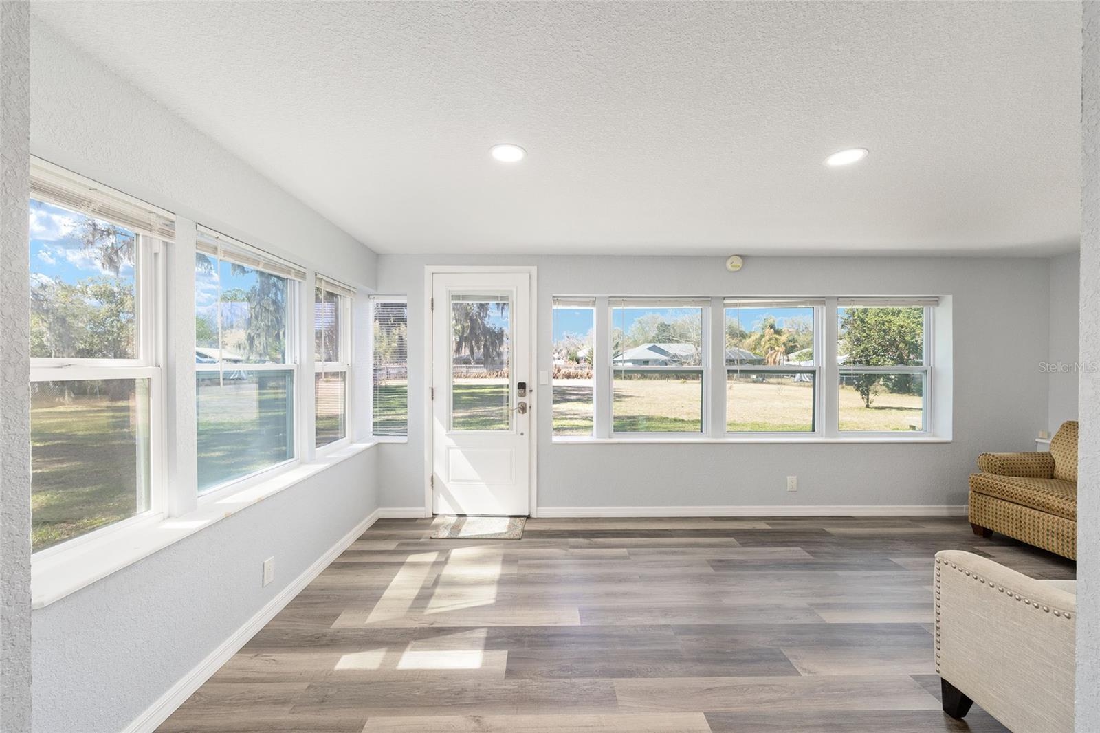 Image 26 of 35 For 10350 43rd Court