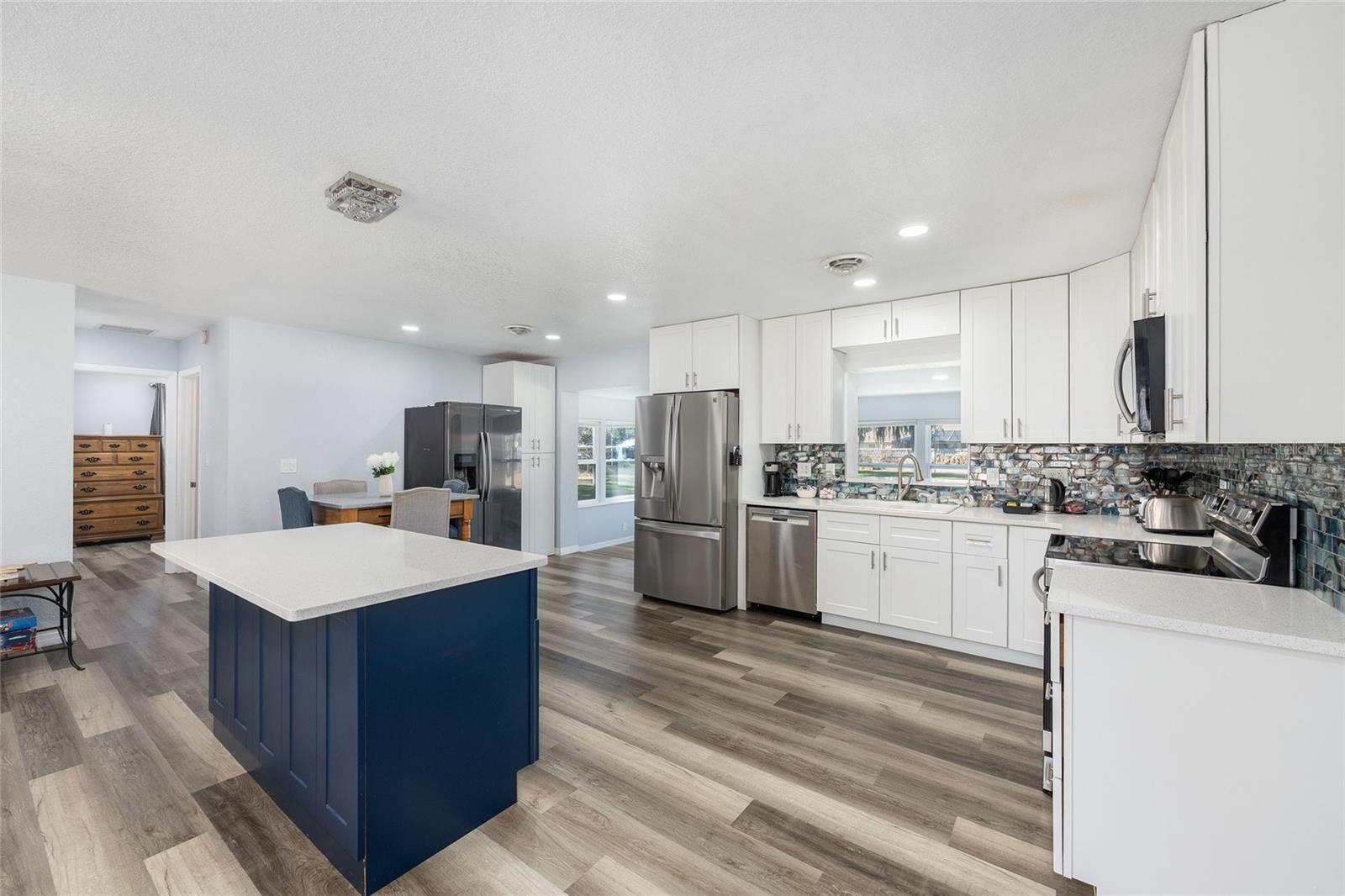 Image 7 of 35 For 10350 43rd Court