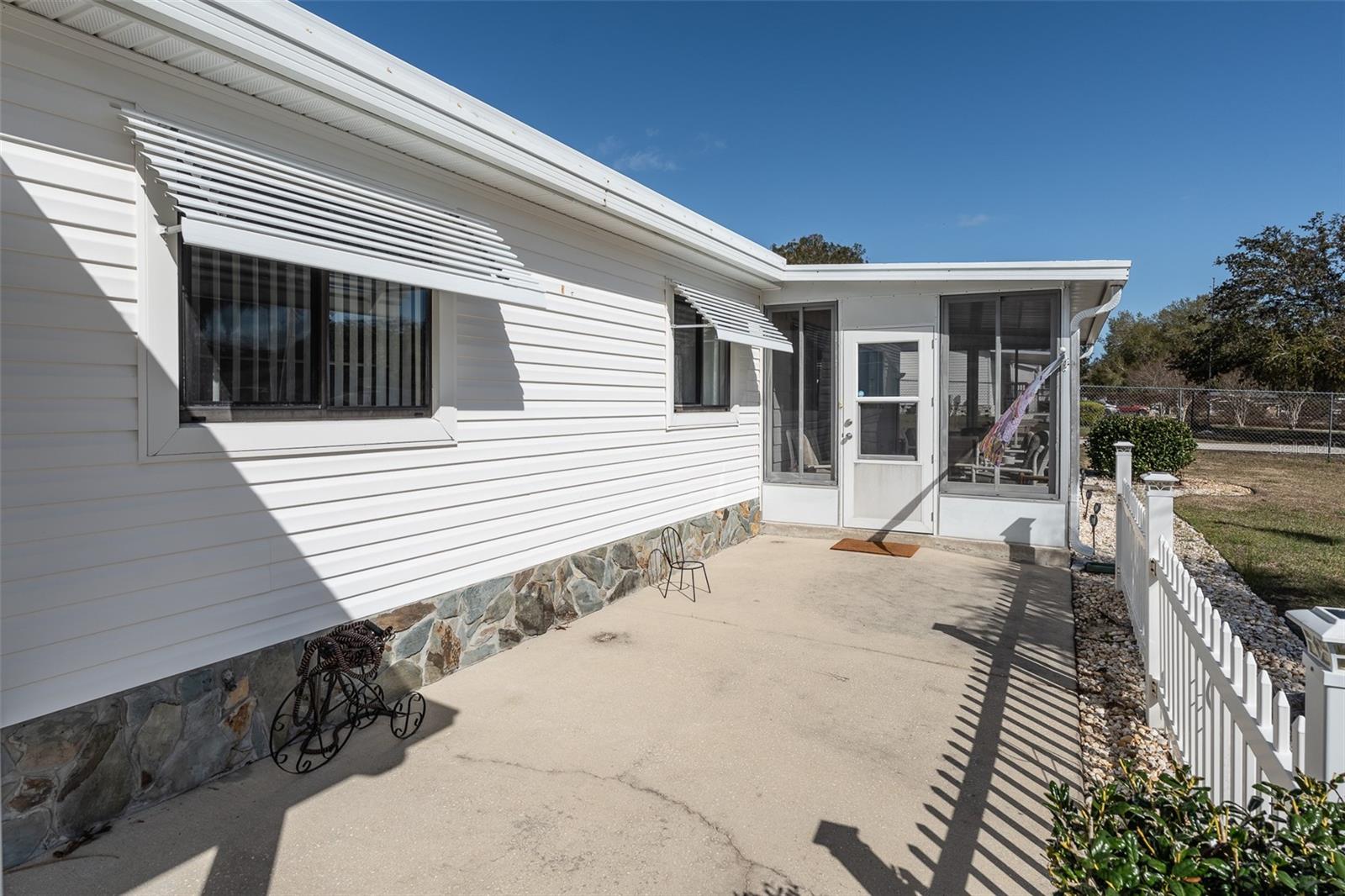 Image 3 of 57 For 15070 104th Court