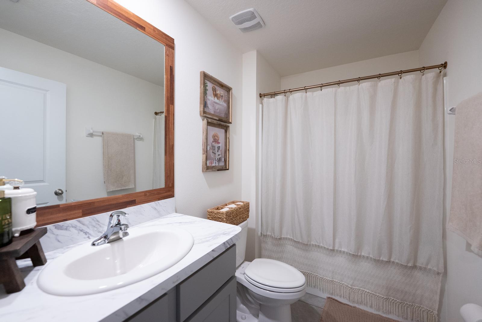 Listing photo id 9 for 5034 88th Street