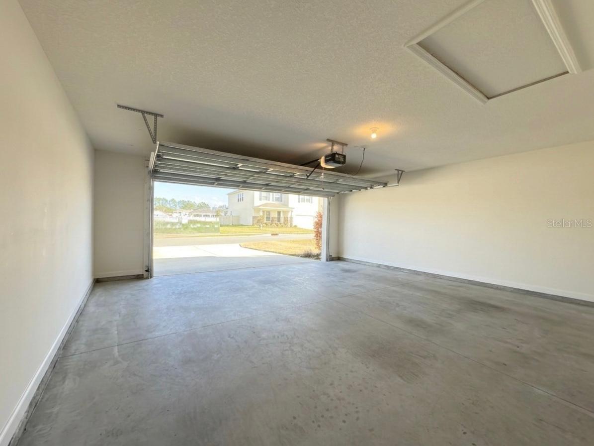 Listing photo id 12 for 5034 88th Street