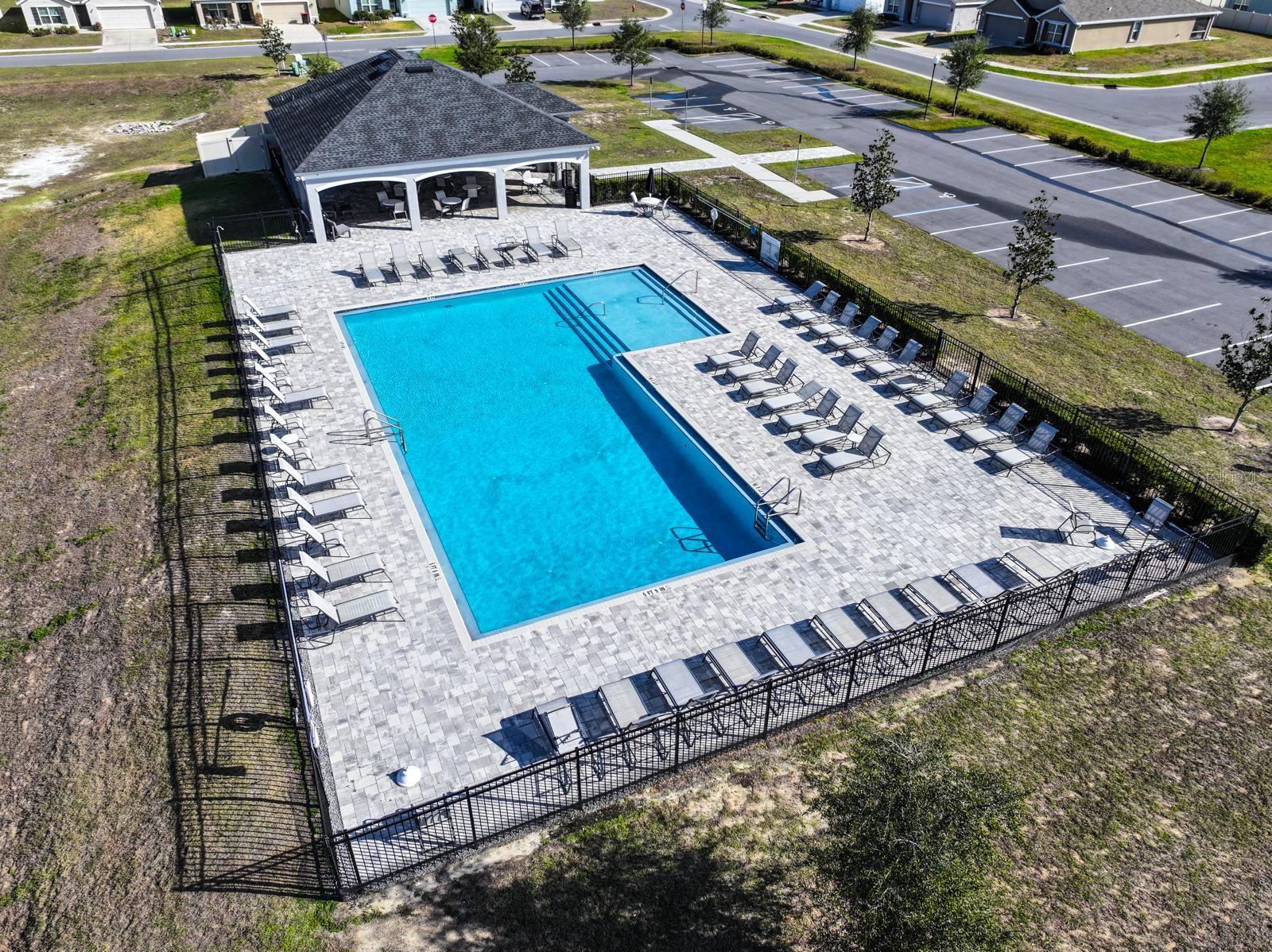 Listing photo id 15 for 5034 88th Street