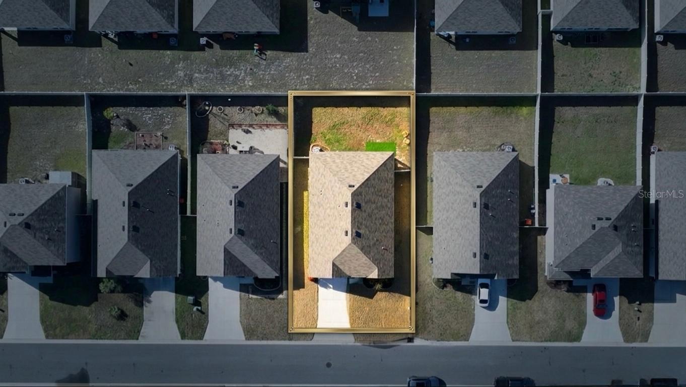 Listing photo id 16 for 5034 88th Street