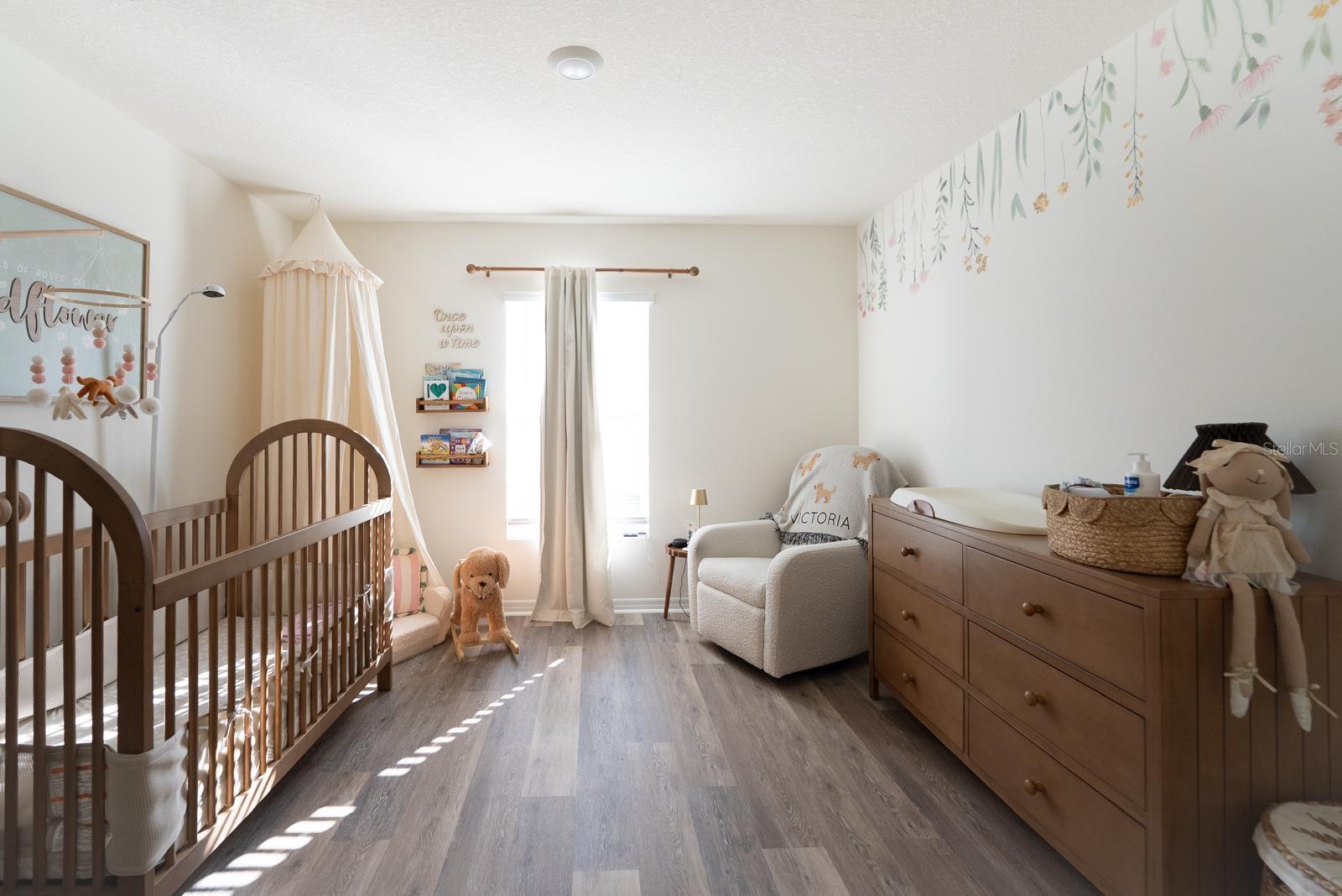 Listing photo id 7 for 5034 88th Street