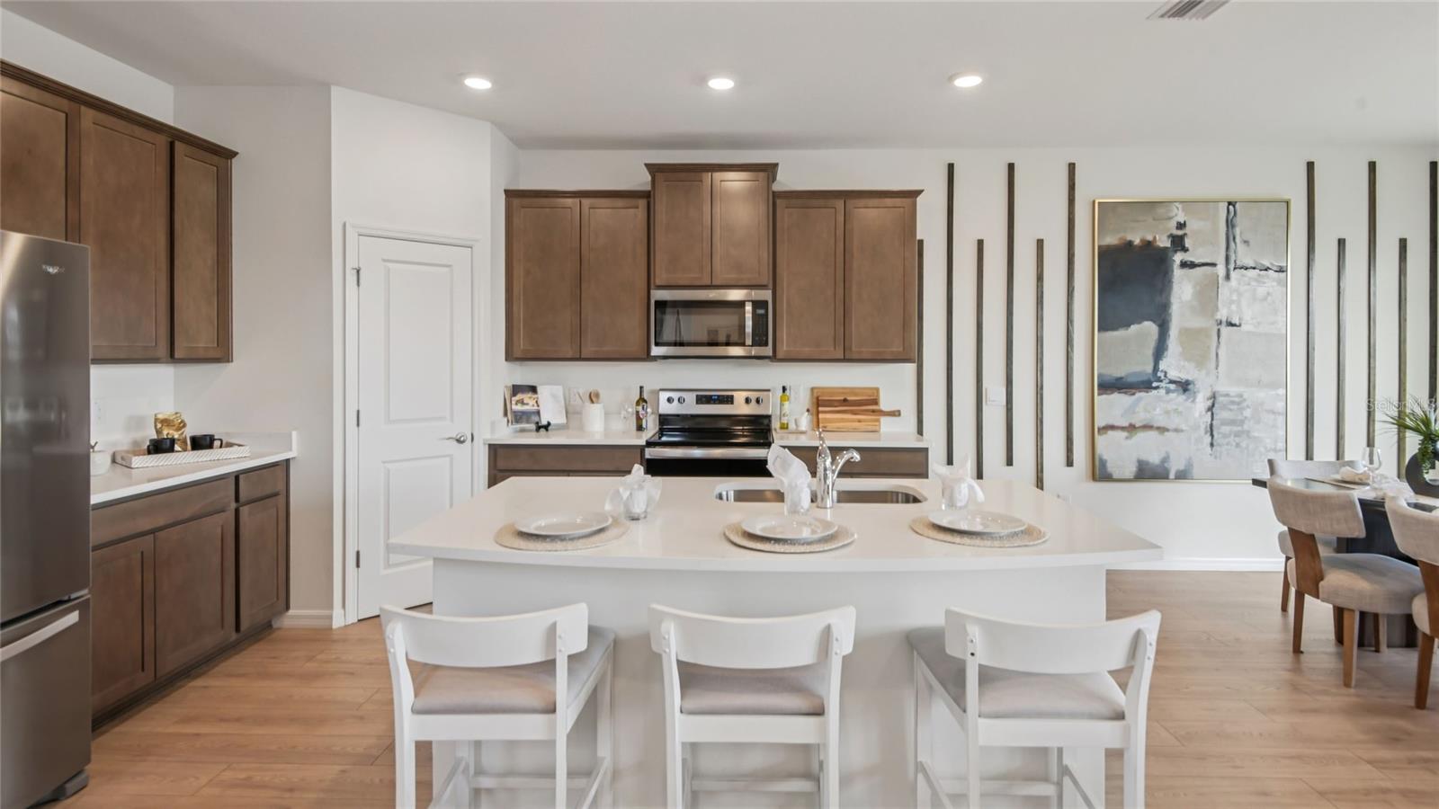 Listing photo id 2 for 11261 Duckling Way