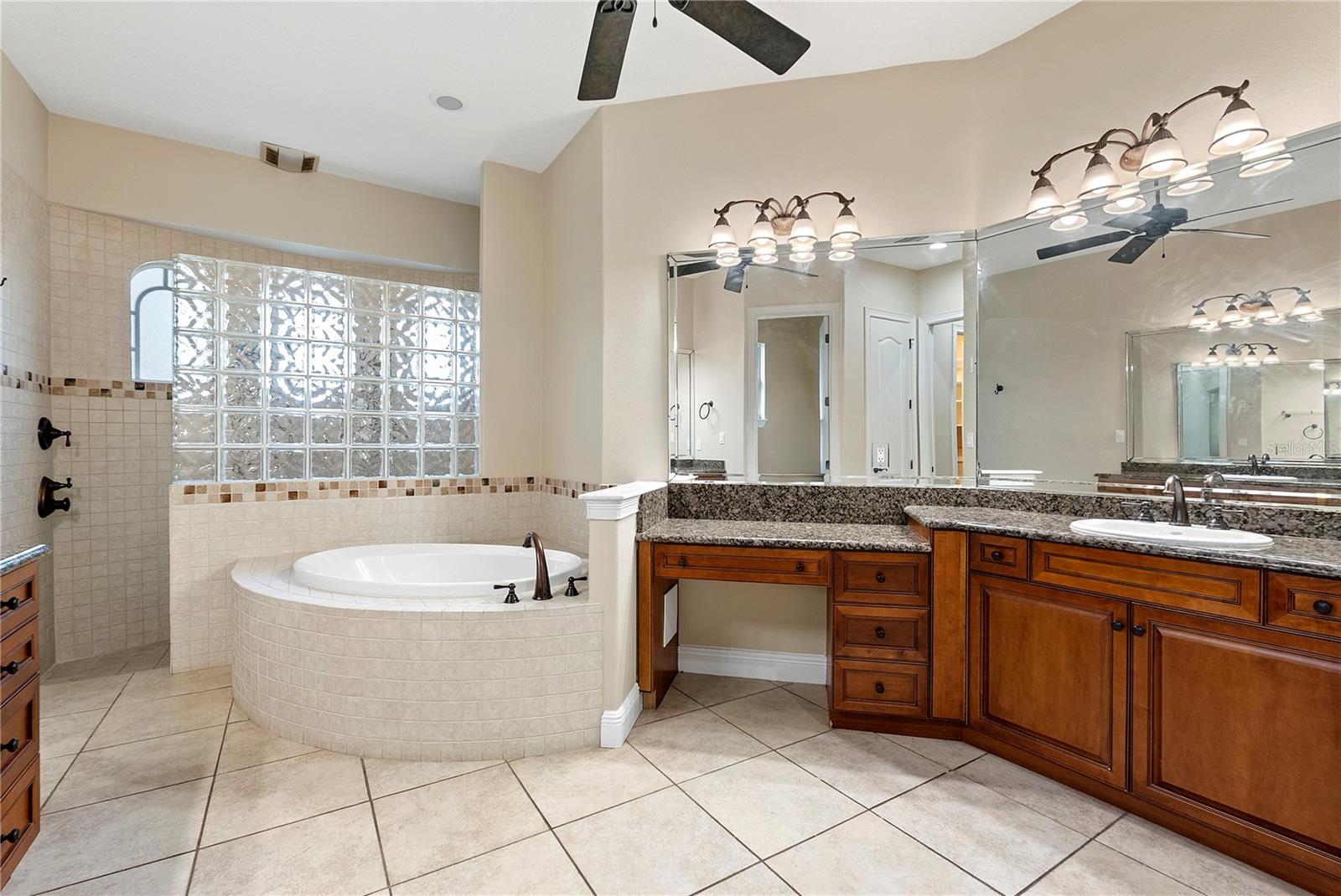 Image 27 of 38 For 8297 Day Lily Place