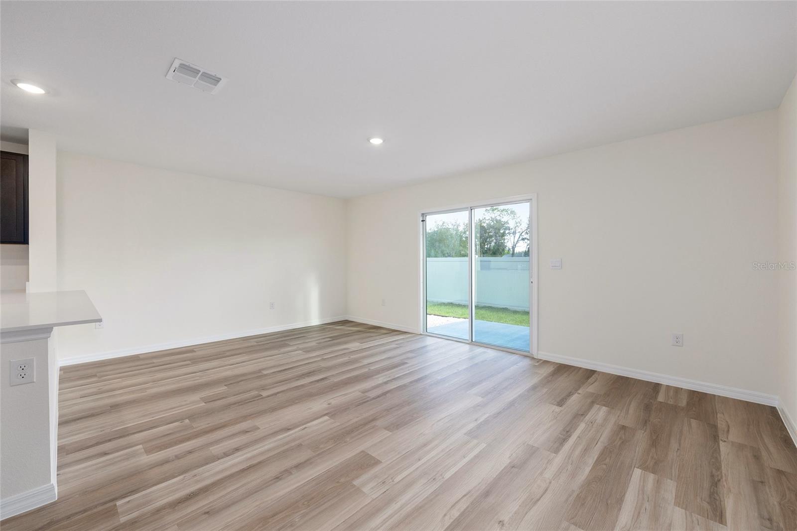 Image 13 of 34 For 6536 82nd Loop