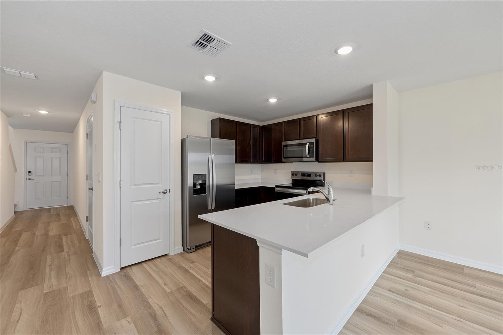 Image 8 of 34 For 6536 82nd Loop