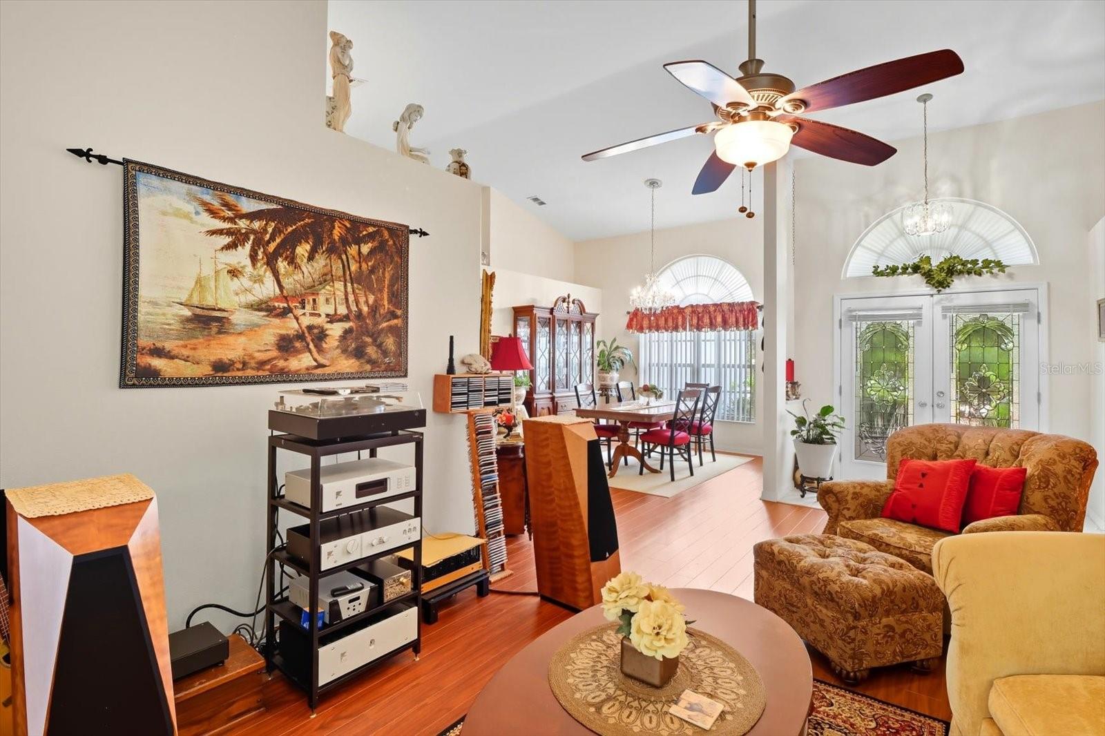 Listing photo id 13 for 65 Leafland Point