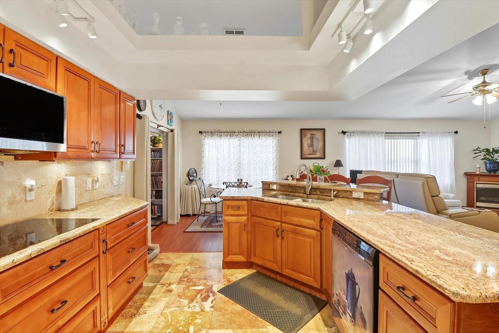 Listing photo id 17 for 65 Leafland Point