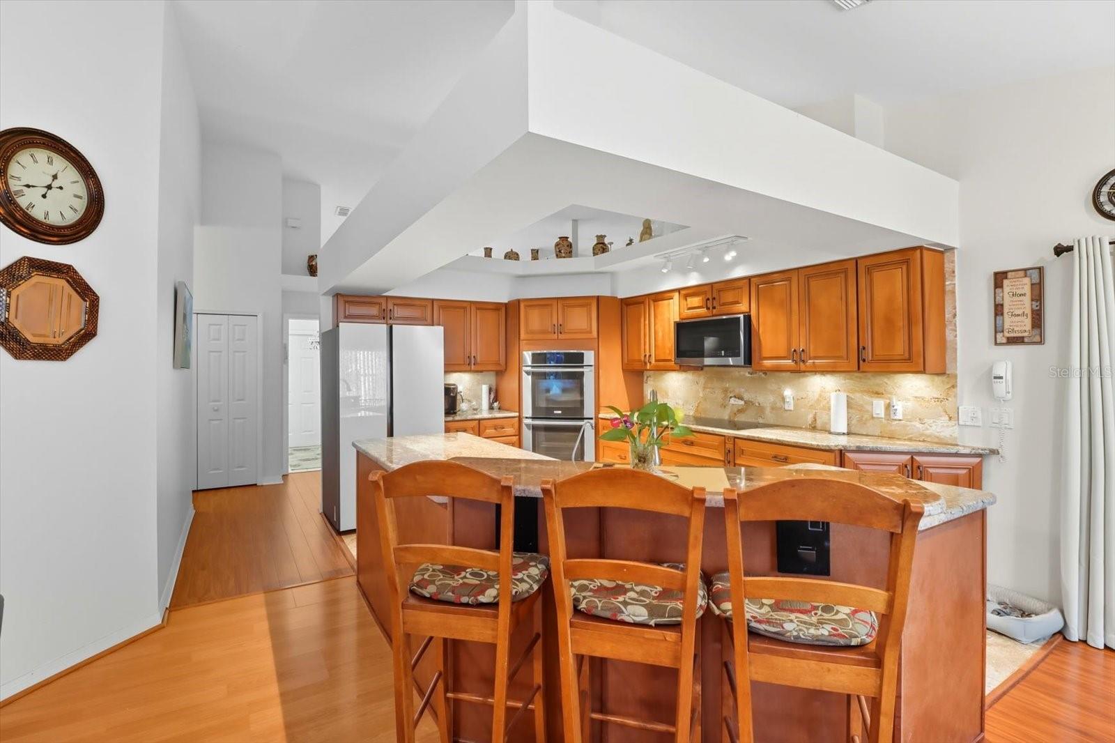 Listing photo id 18 for 65 Leafland Point