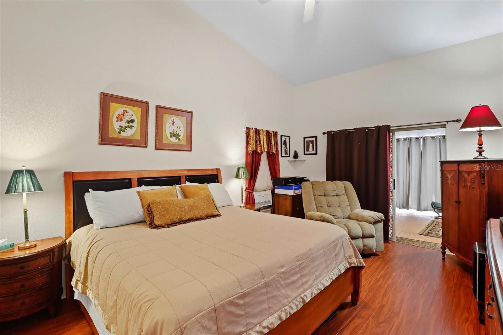 Listing photo id 22 for 65 Leafland Point