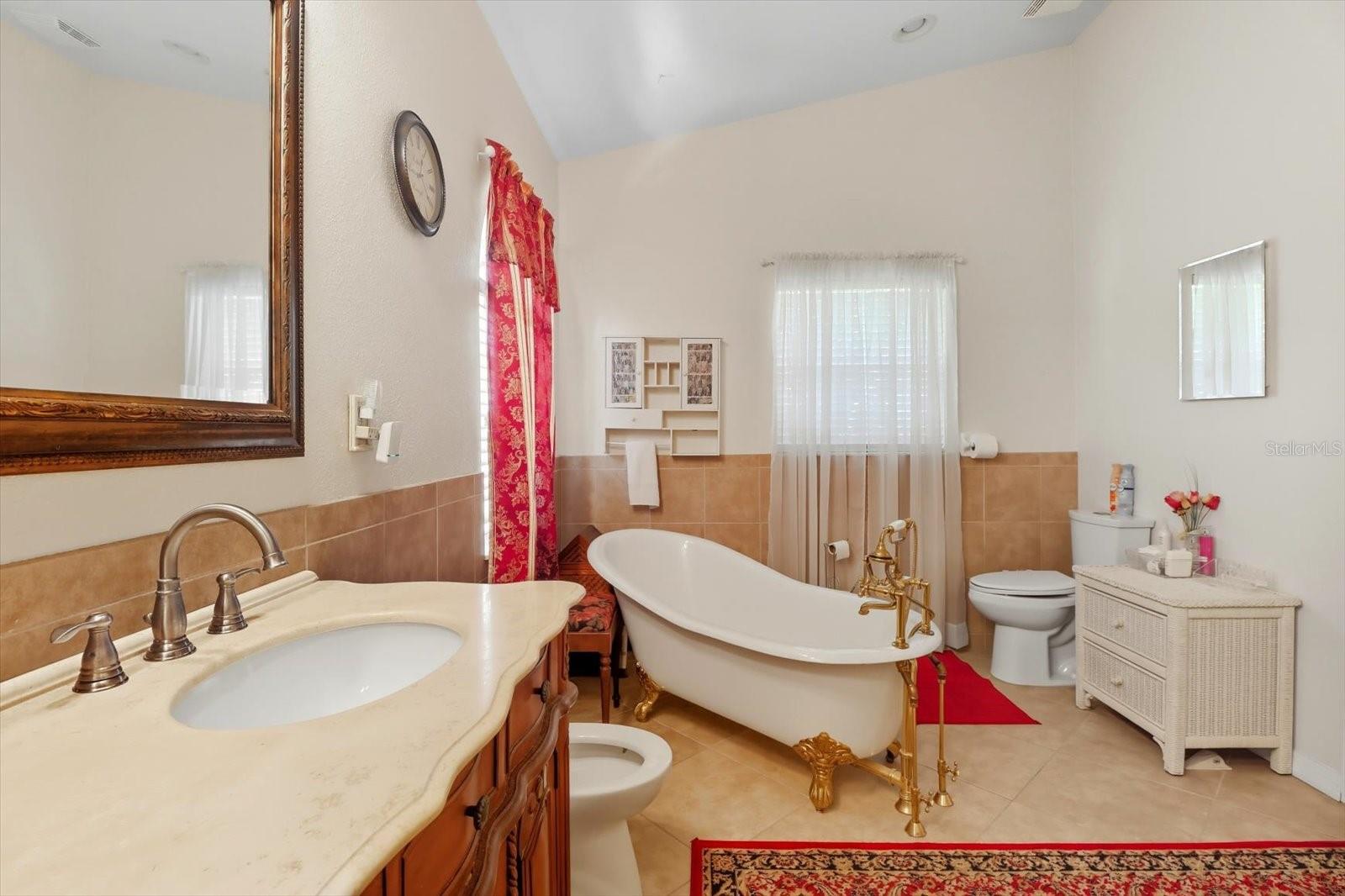 Listing photo id 24 for 65 Leafland Point