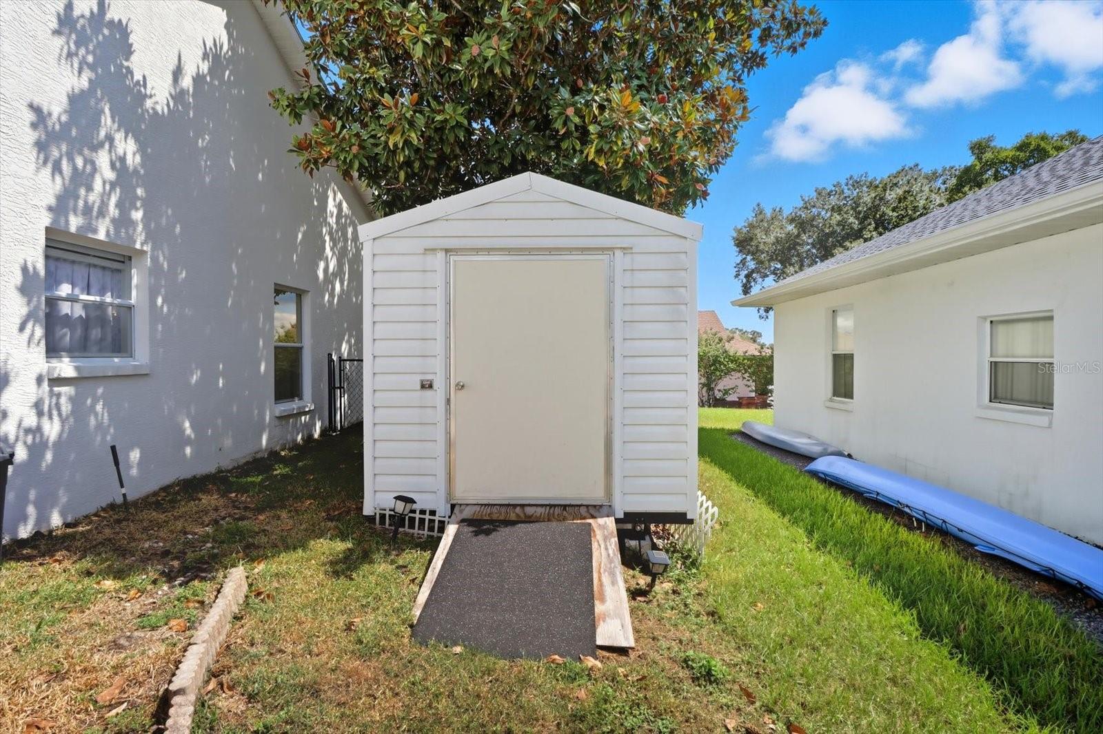 Listing photo id 34 for 65 Leafland Point