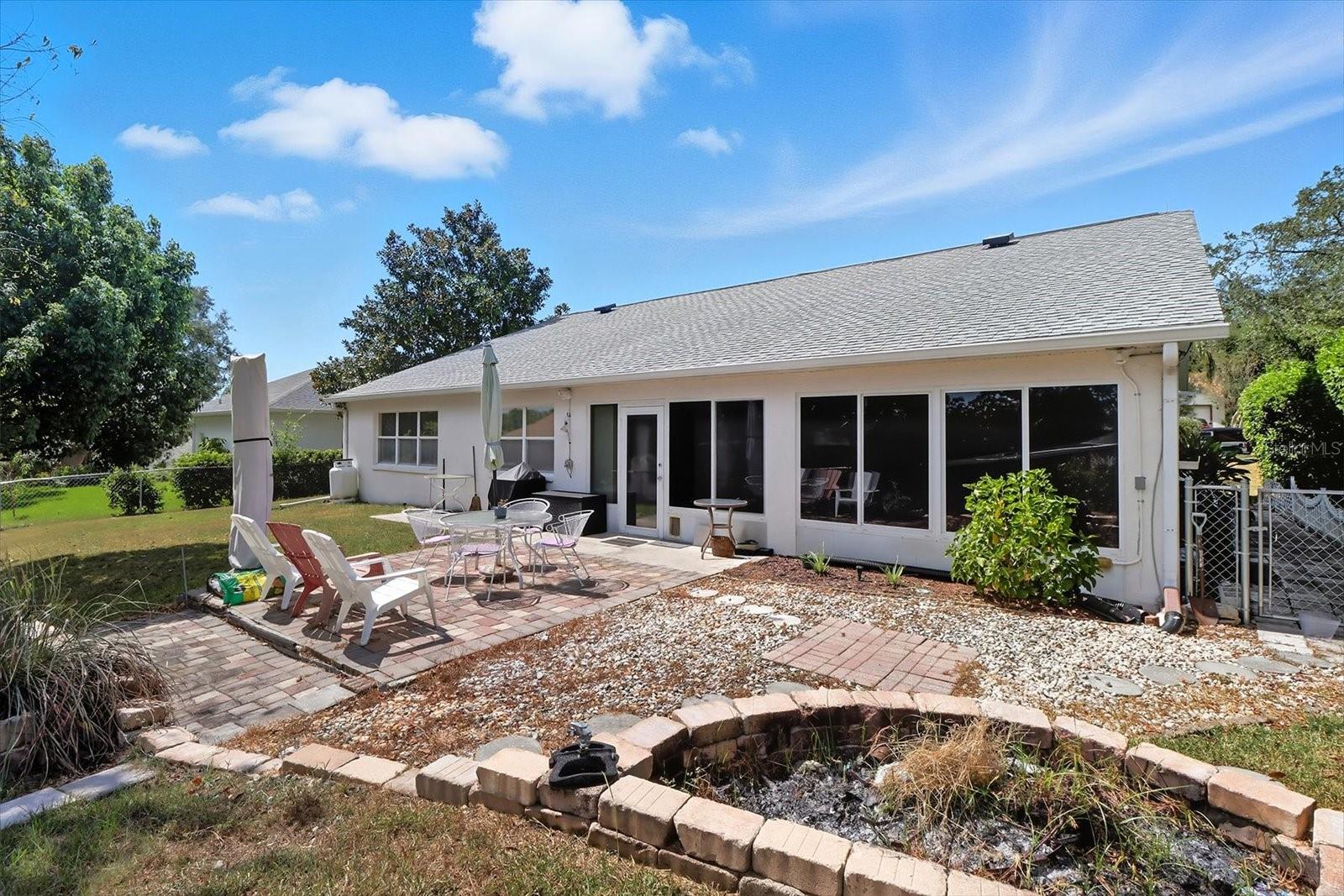 Listing photo id 37 for 65 Leafland Point