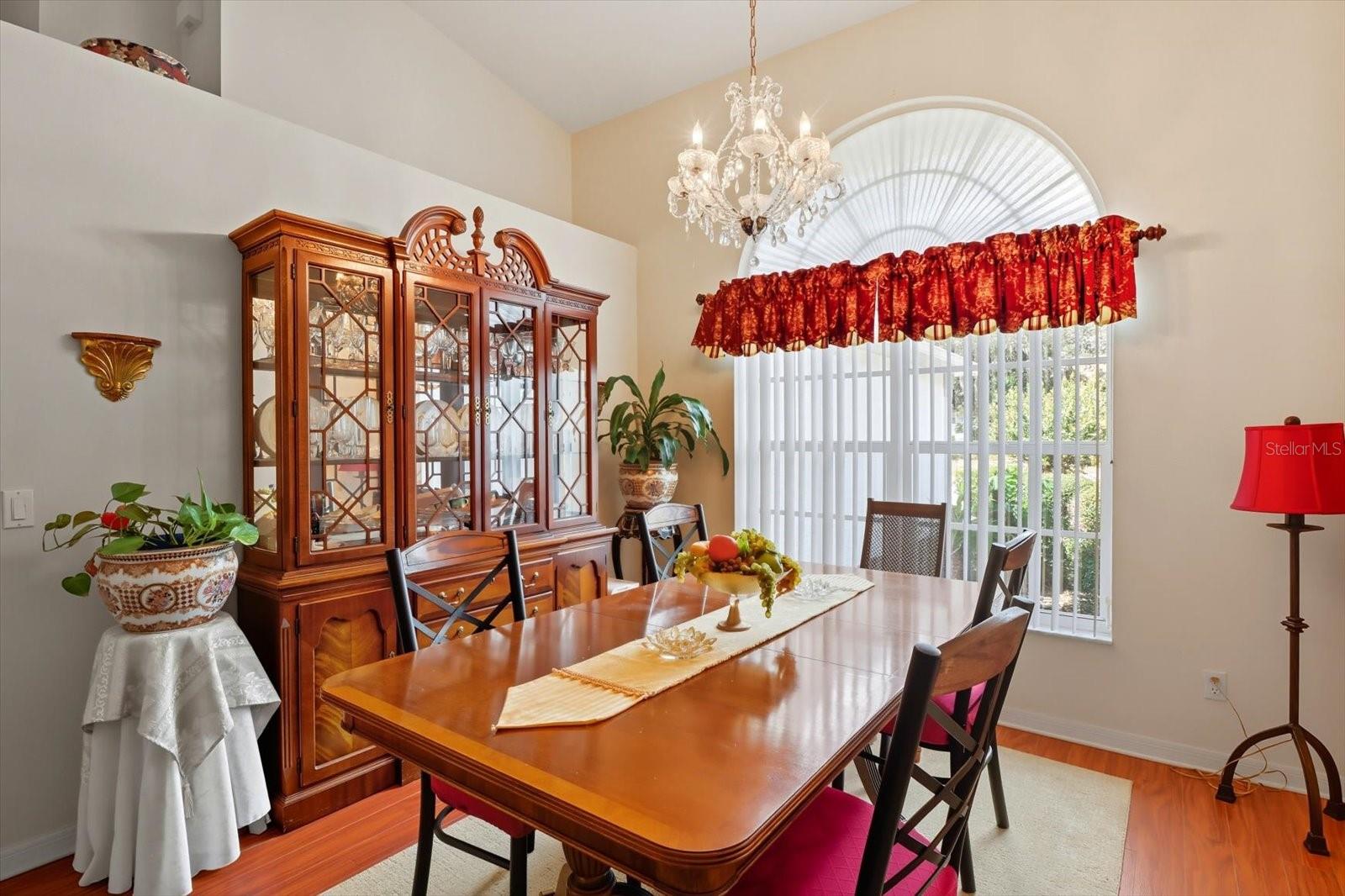 Listing photo id 6 for 65 Leafland Point