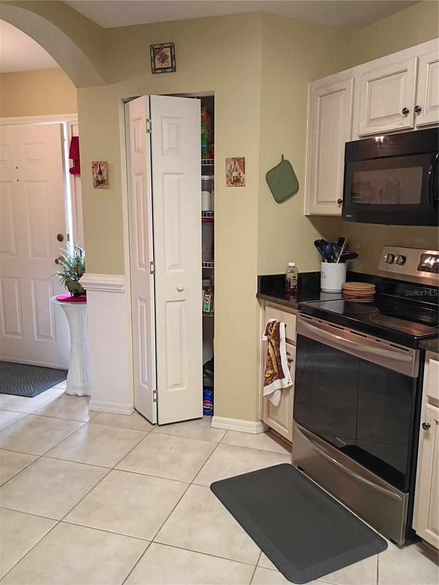 Image 7 of 29 For 13646 115th Avenue