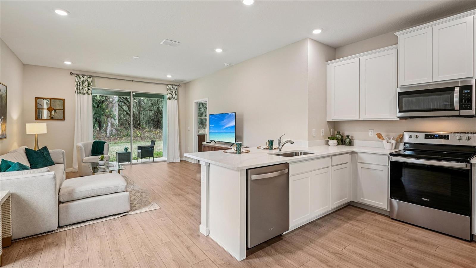 Image 6 of 25 For 8599 Pinecrest Trail