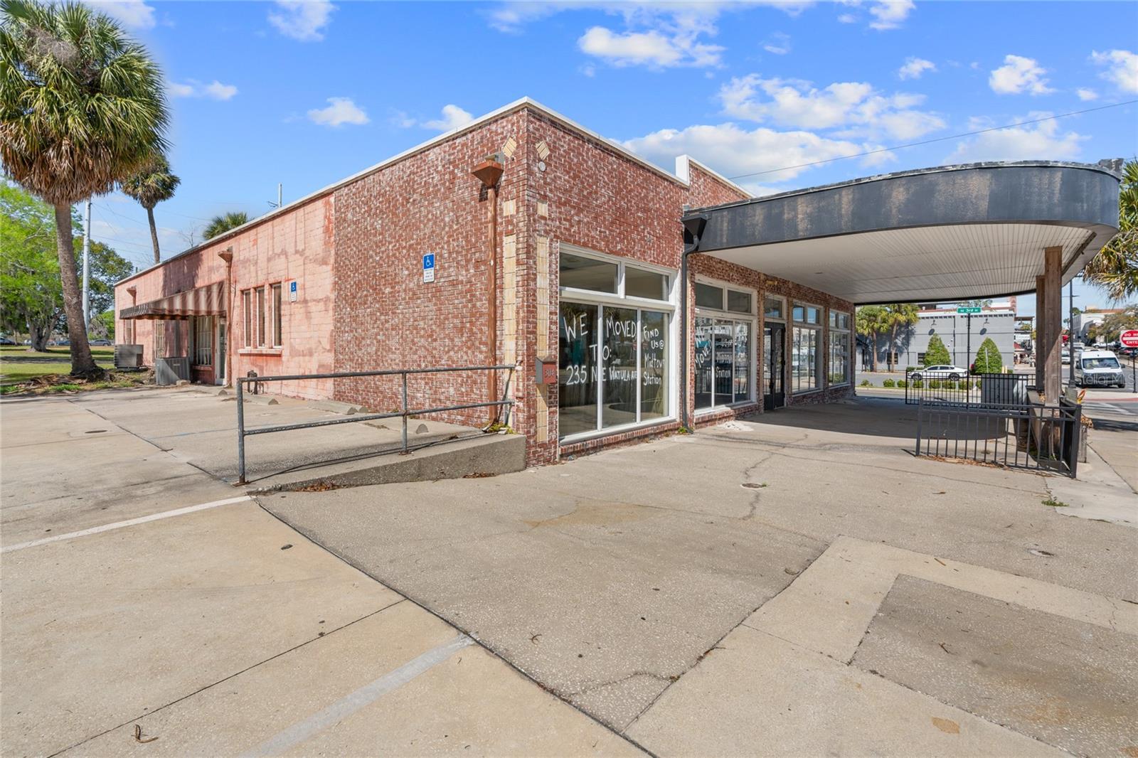 Image 2 of 17 For 304 Magnolia Avenue