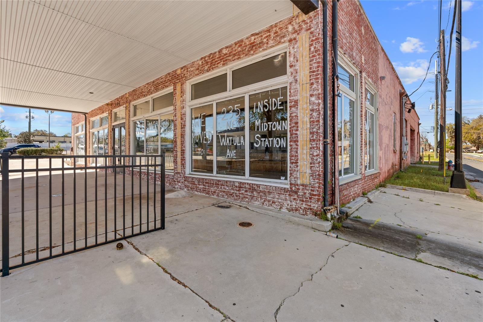 Image 4 of 17 For 304 Magnolia Avenue