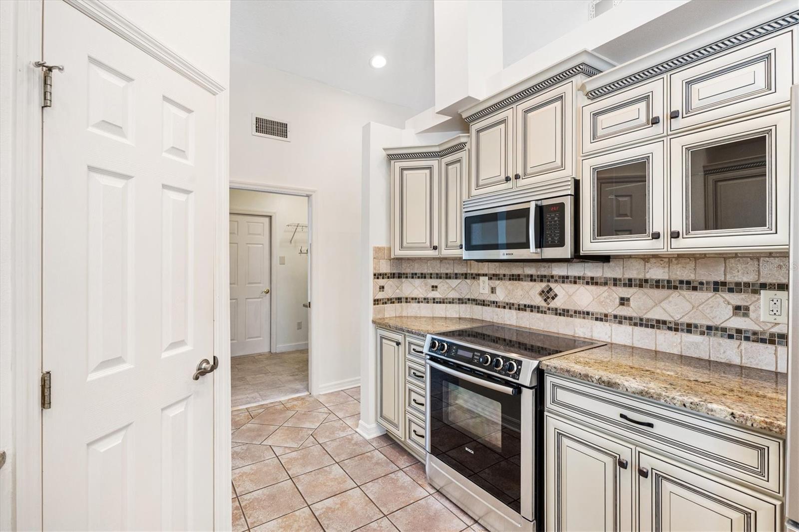 Image 17 of 52 For 5312 Greens Drive