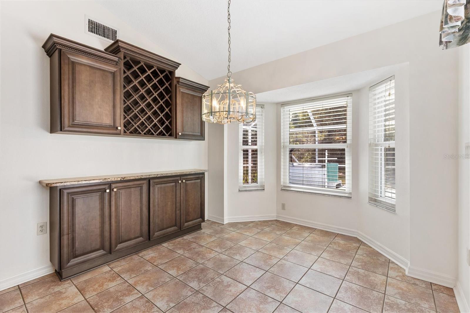 Image 21 of 52 For 5312 Greens Drive