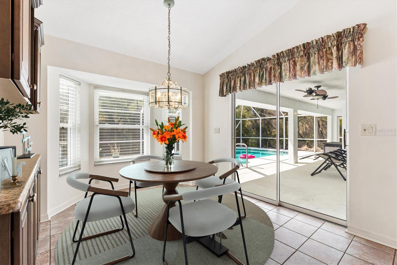 Image 22 of 52 For 5312 Greens Drive