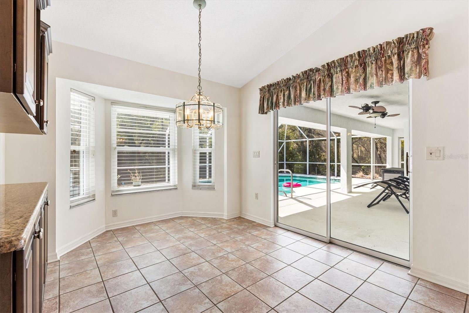 Image 23 of 52 For 5312 Greens Drive