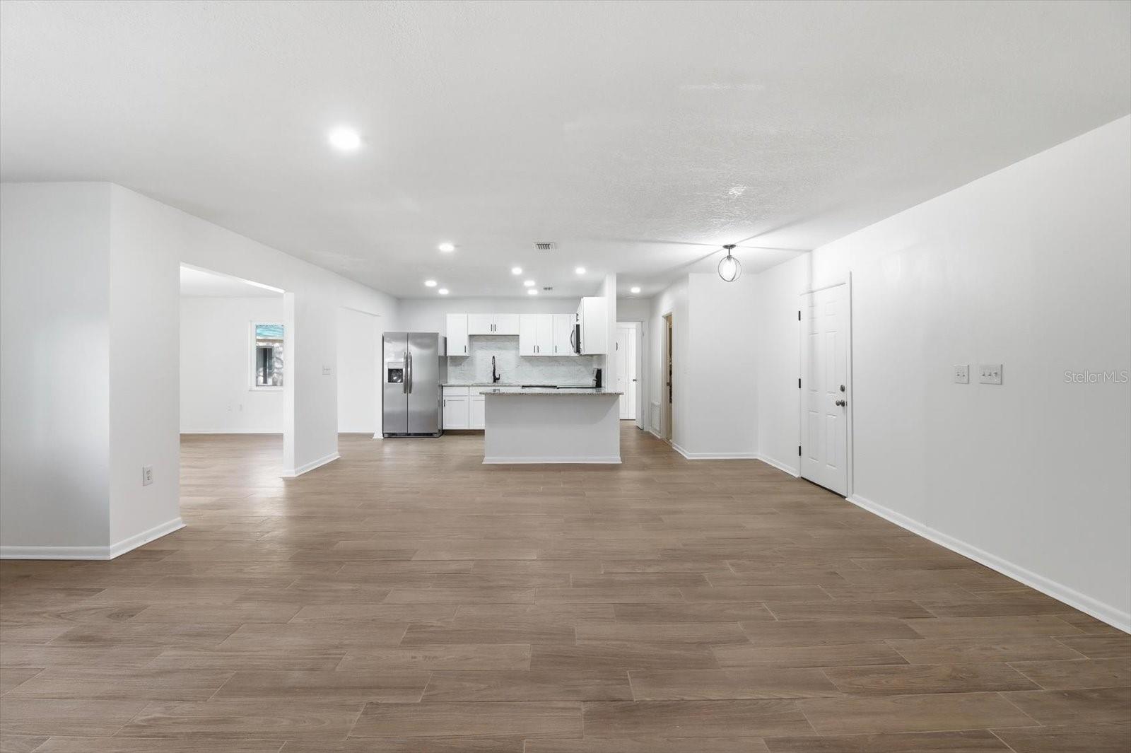 Image 10 of 36 For 2587 Cacti Court