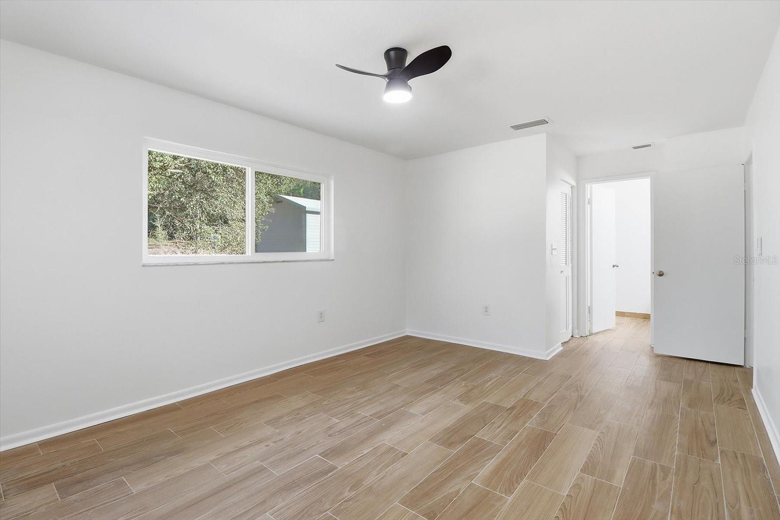 Image 26 of 36 For 2587 Cacti Court