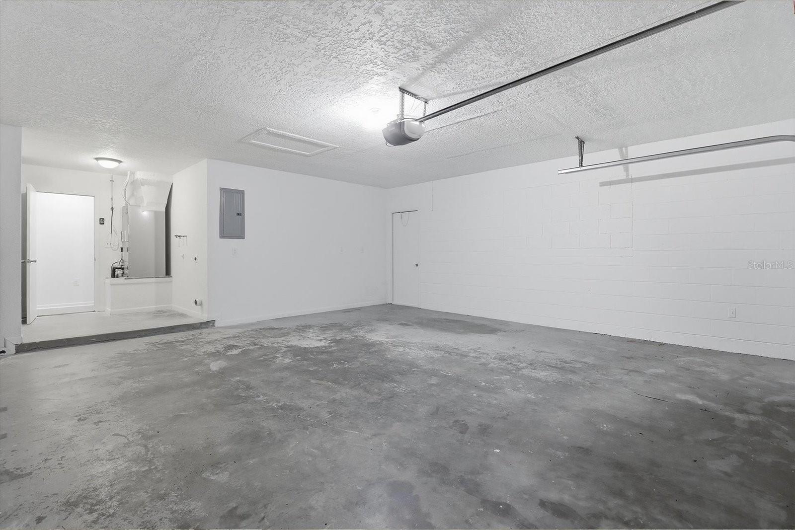 Image 30 of 36 For 2587 Cacti Court