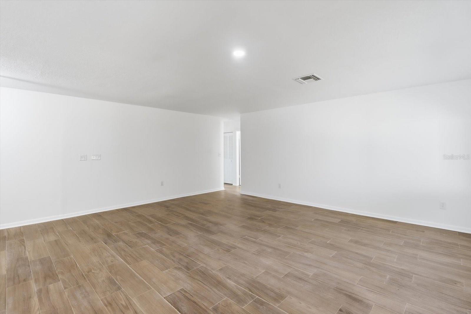 Image 9 of 36 For 2587 Cacti Court