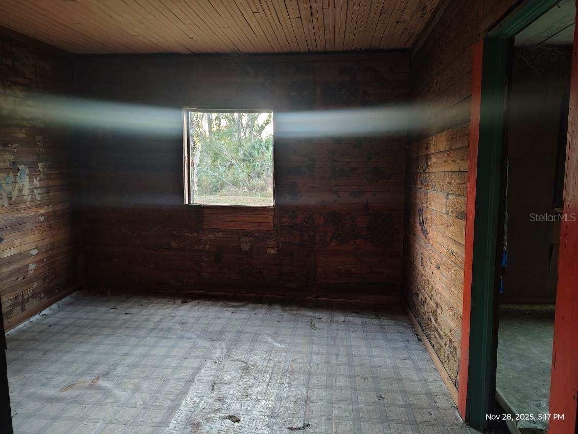 Image 15 of 22 For 823 Warner Avenue