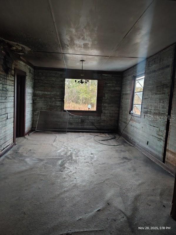 Image 19 of 22 For 823 Warner Avenue