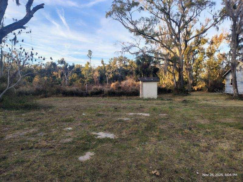 Image 6 of 22 For 823 Warner Avenue