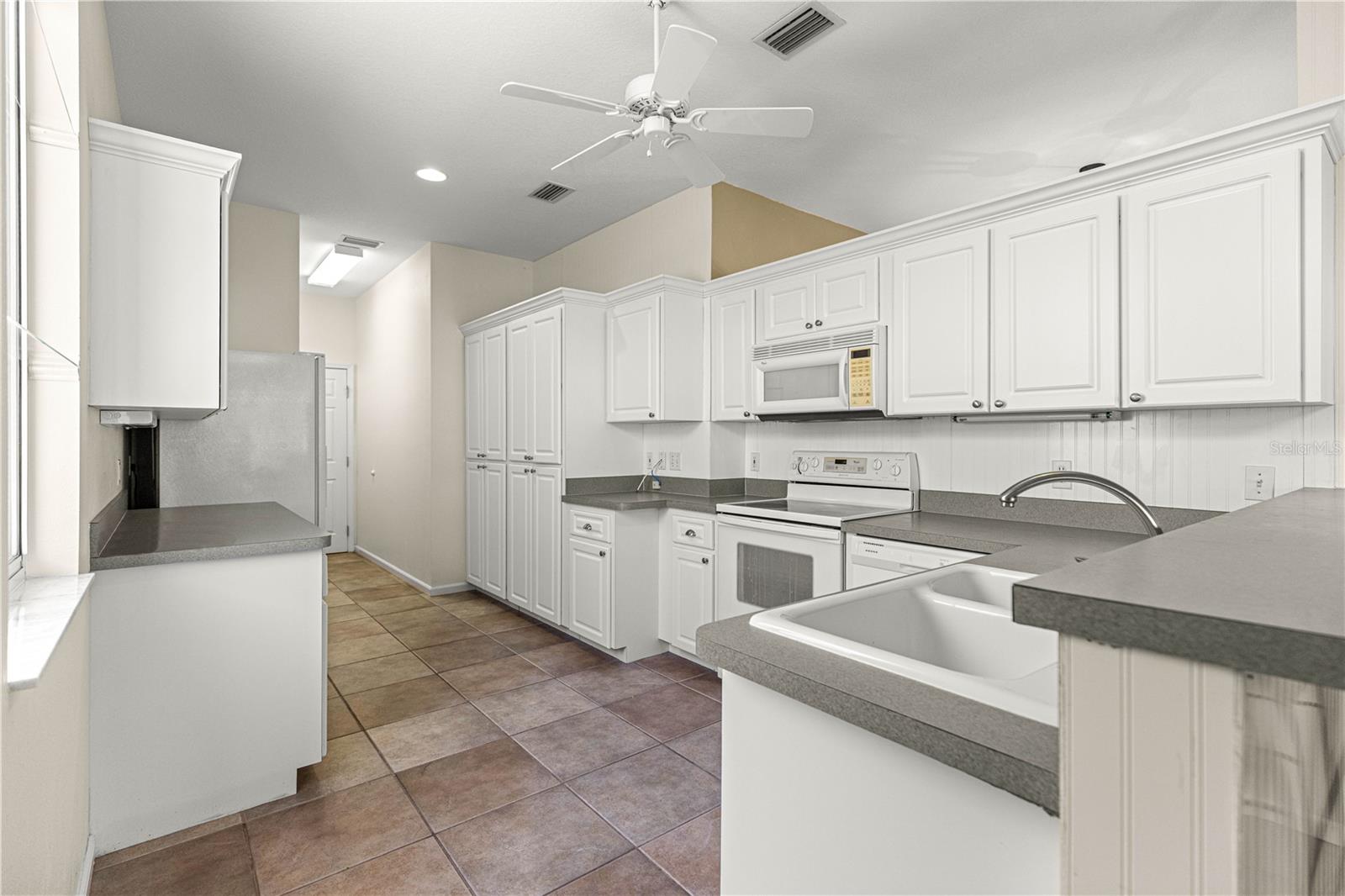 Image 17 of 45 For 2380 53rd Avenue Road